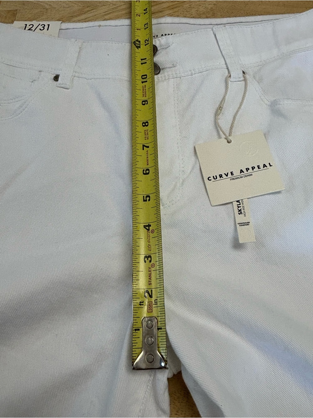 Wide-Leg White Jeans with High Rise Waist - Picture 5 of 7